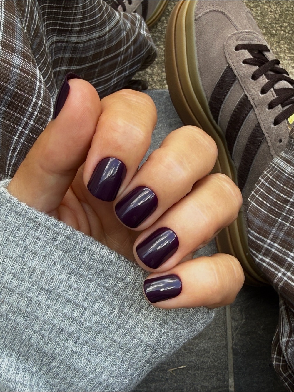 Red Aspen Carlyn Short Square Shiny Press-On Nails - Deep Plum